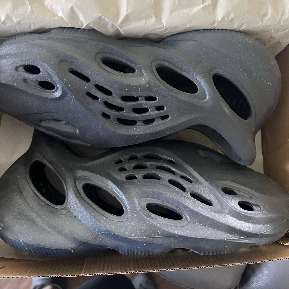 Yeezy foam runner onyx